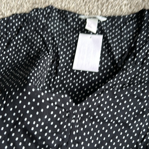 HM V-Neck Ruched Blouse - Picture 4 of 5